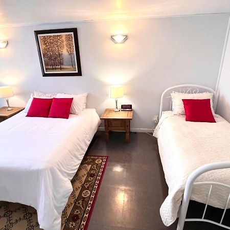 Metabetchouan Les Appartements Du Vieil Edifice מראה חיצוני תמונה