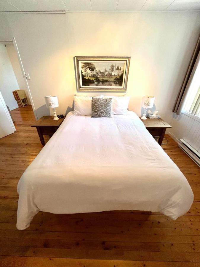 Metabetchouan Les Appartements Du Vieil Edifice מראה חיצוני תמונה