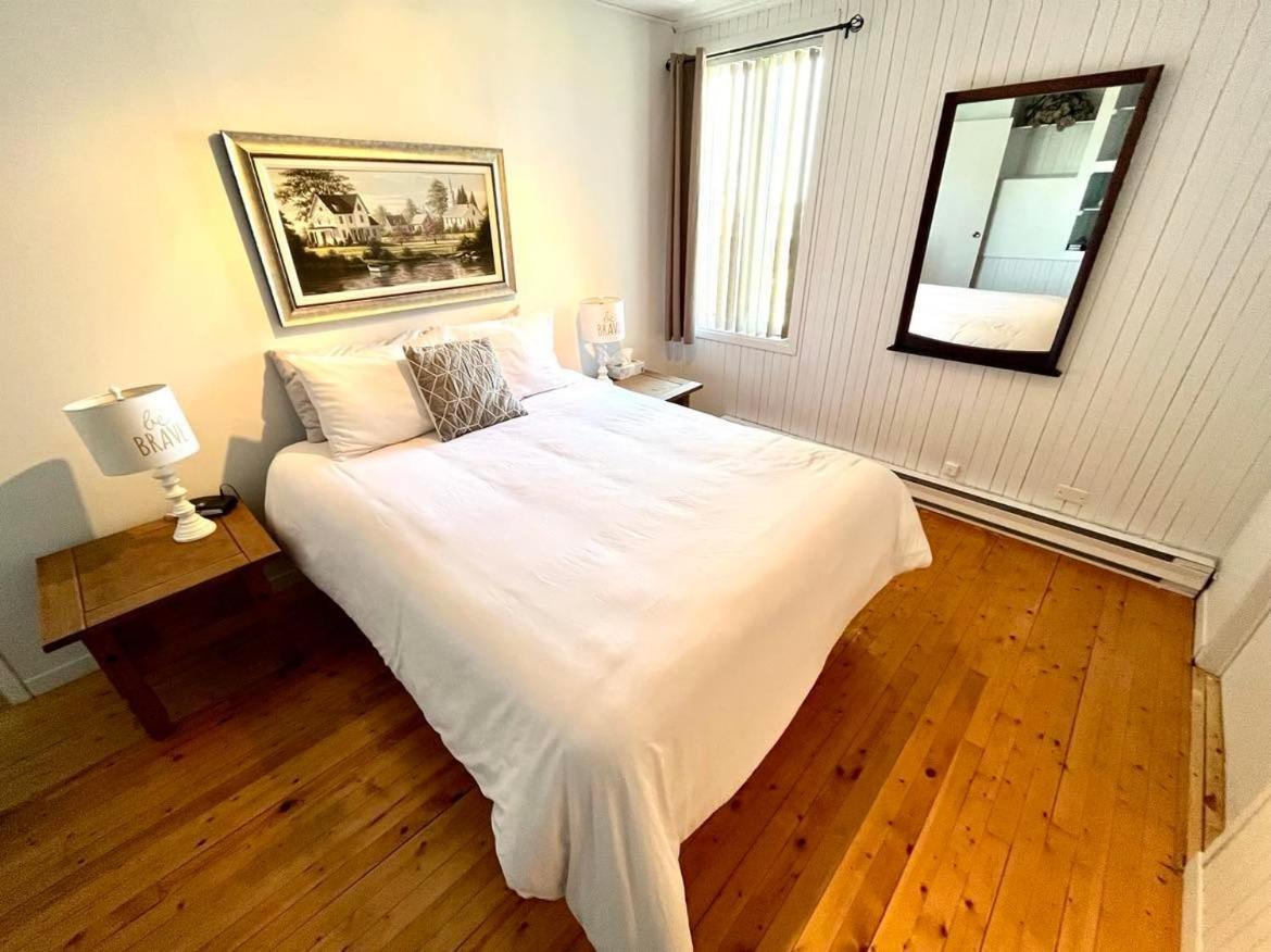 Metabetchouan Les Appartements Du Vieil Edifice מראה חיצוני תמונה